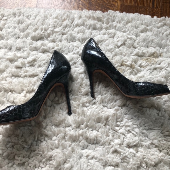 Heels - Picture 2 of 4